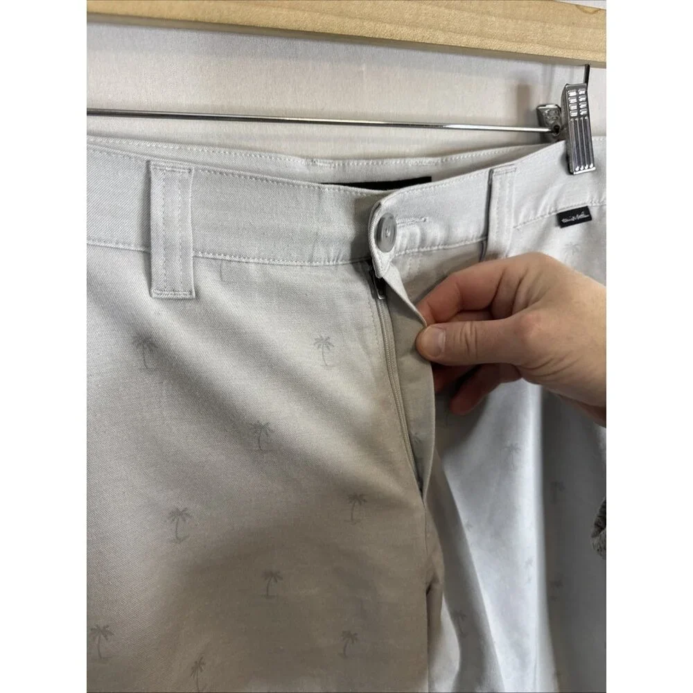 Travis Mathew Golf Shorts Mens 32 Gray Palm‎ Tree Print Performance Stretch